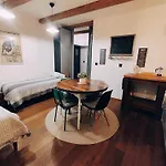 Onefourfour 4*